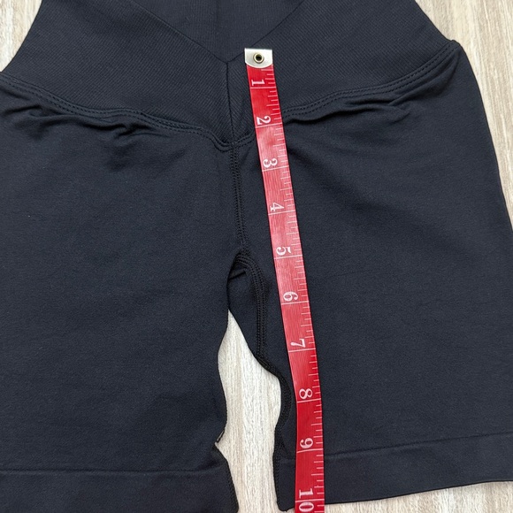 YoungLA Seamless Lift Shorts W165 Size X-Small in Black - Picture 9 of 10